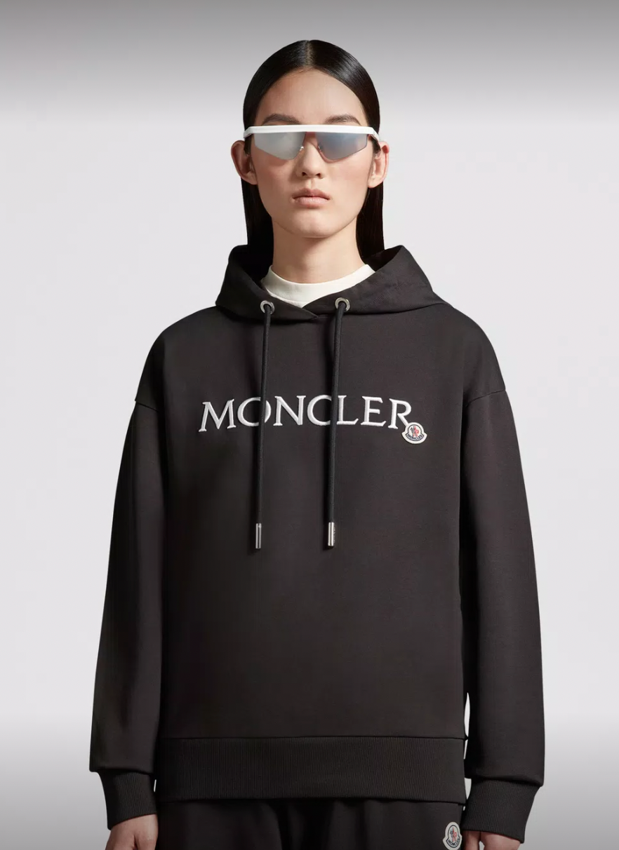 MONCLER　パーカー