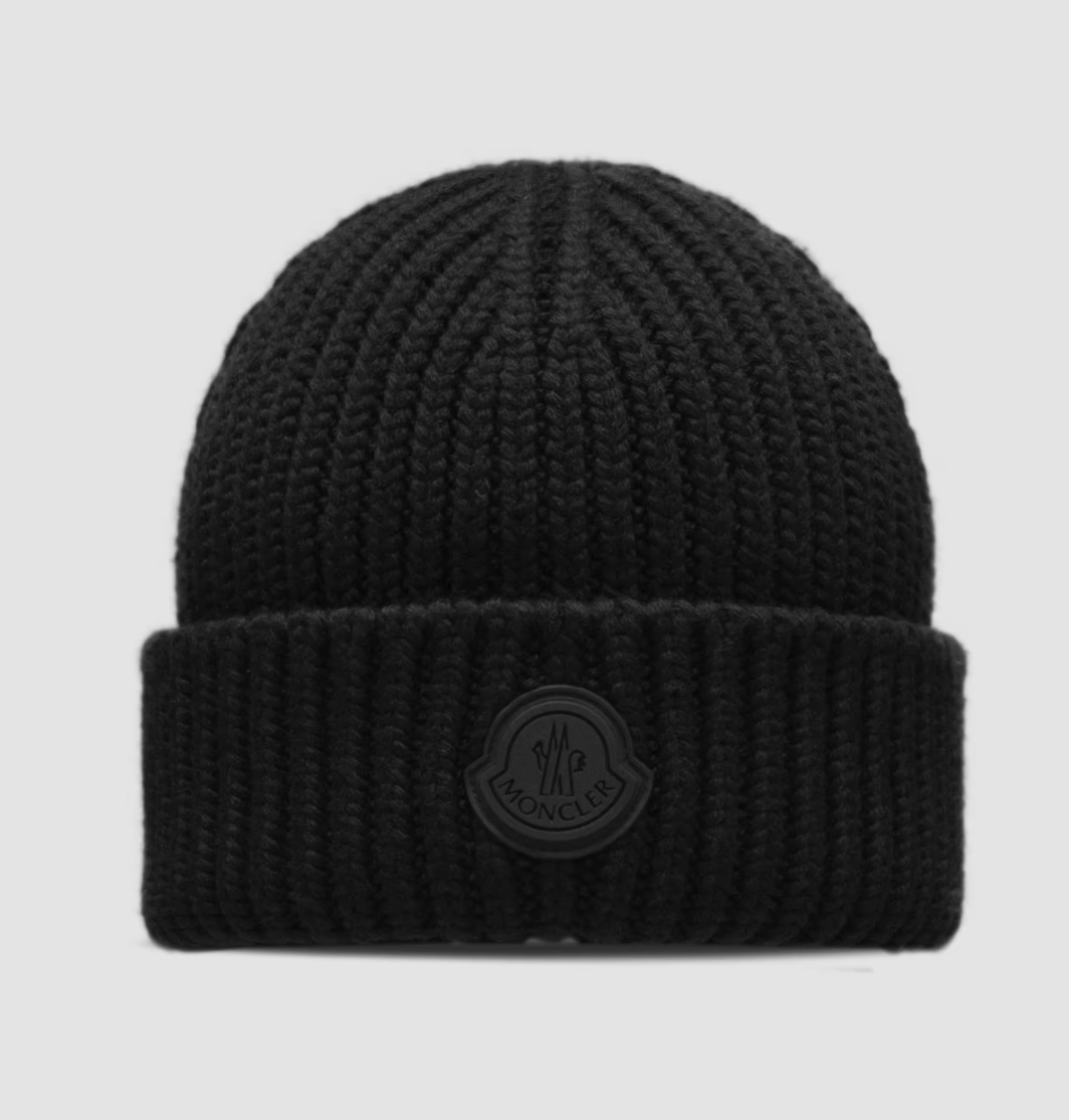 Knit hat with Logo