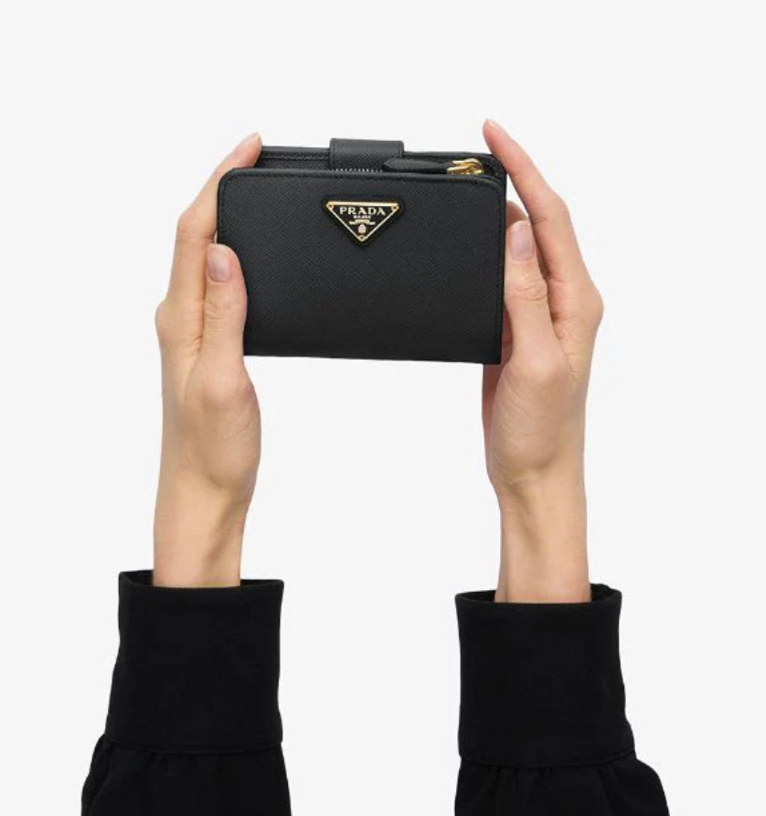 PRADA 財布